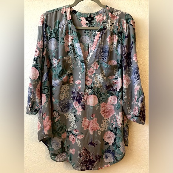 Torrid Floral Harper Top 1x - Picture 1 of 3